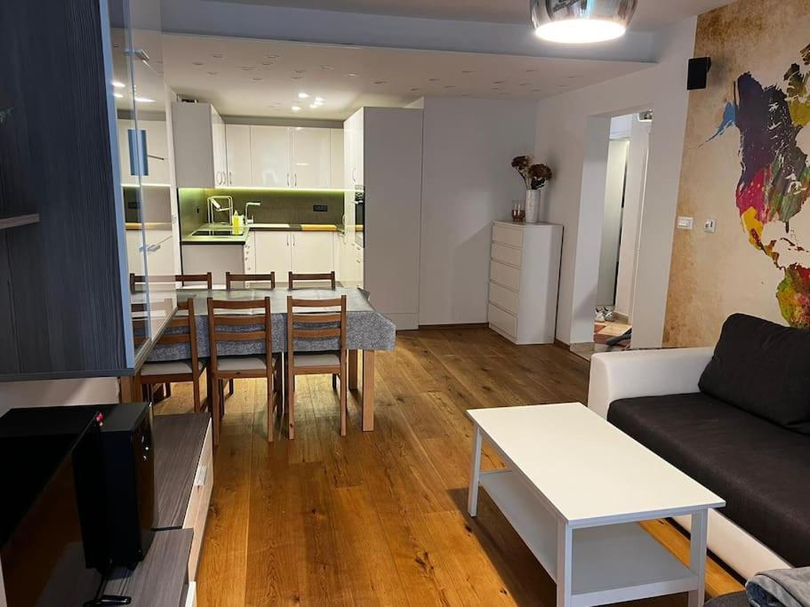 Porec, Tolle 3 Zi-Whg, Sehr Zentral, Top Zustand! Mit Internet Und W-Lan! Exterior photo