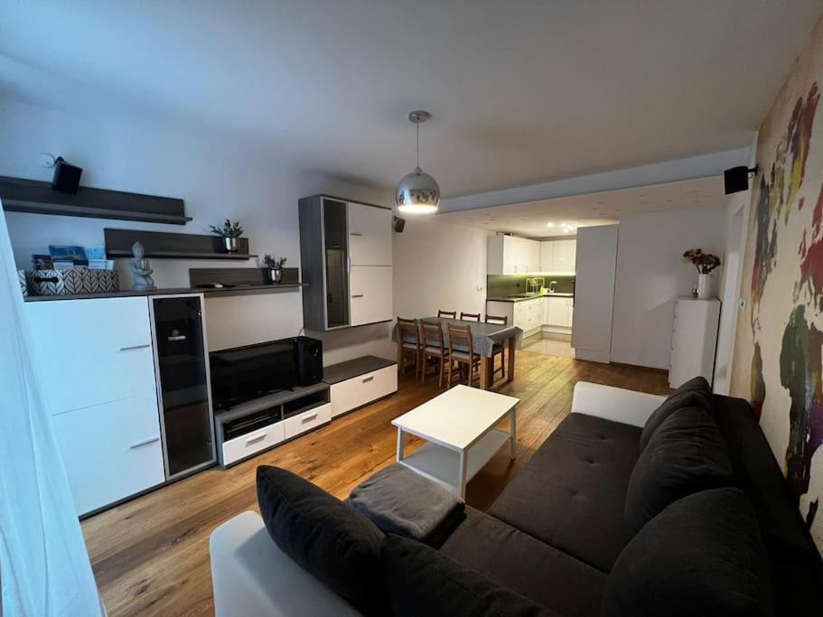 Porec, Tolle 3 Zi-Whg, Sehr Zentral, Top Zustand! Mit Internet Und W-Lan! Exterior photo
